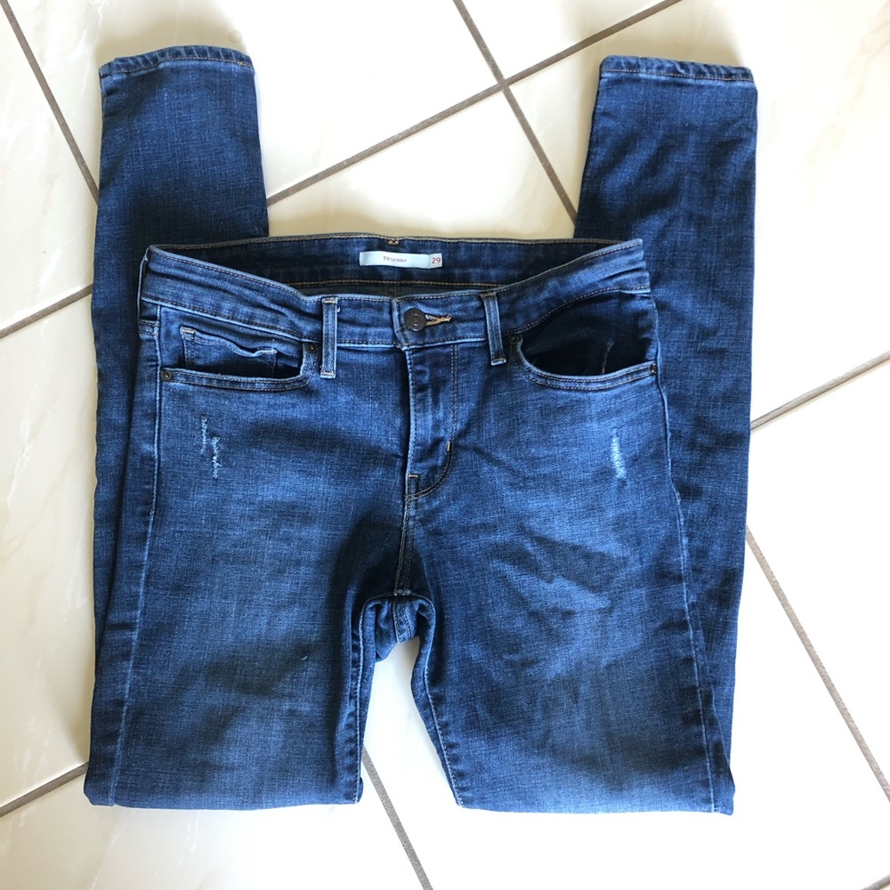 Levi’s 711 Skinny Jeans